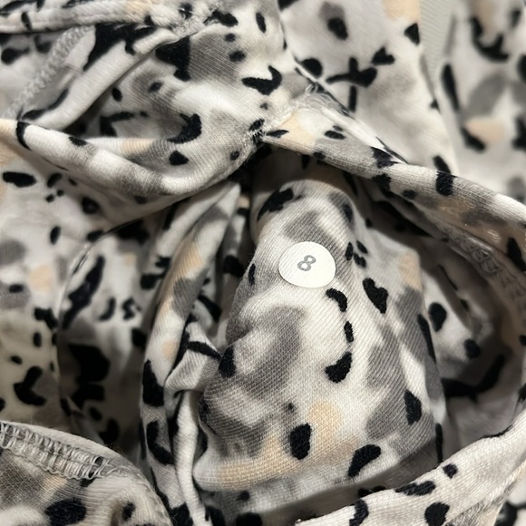 Lululemon after asana hoodie - Picture 11 of 11